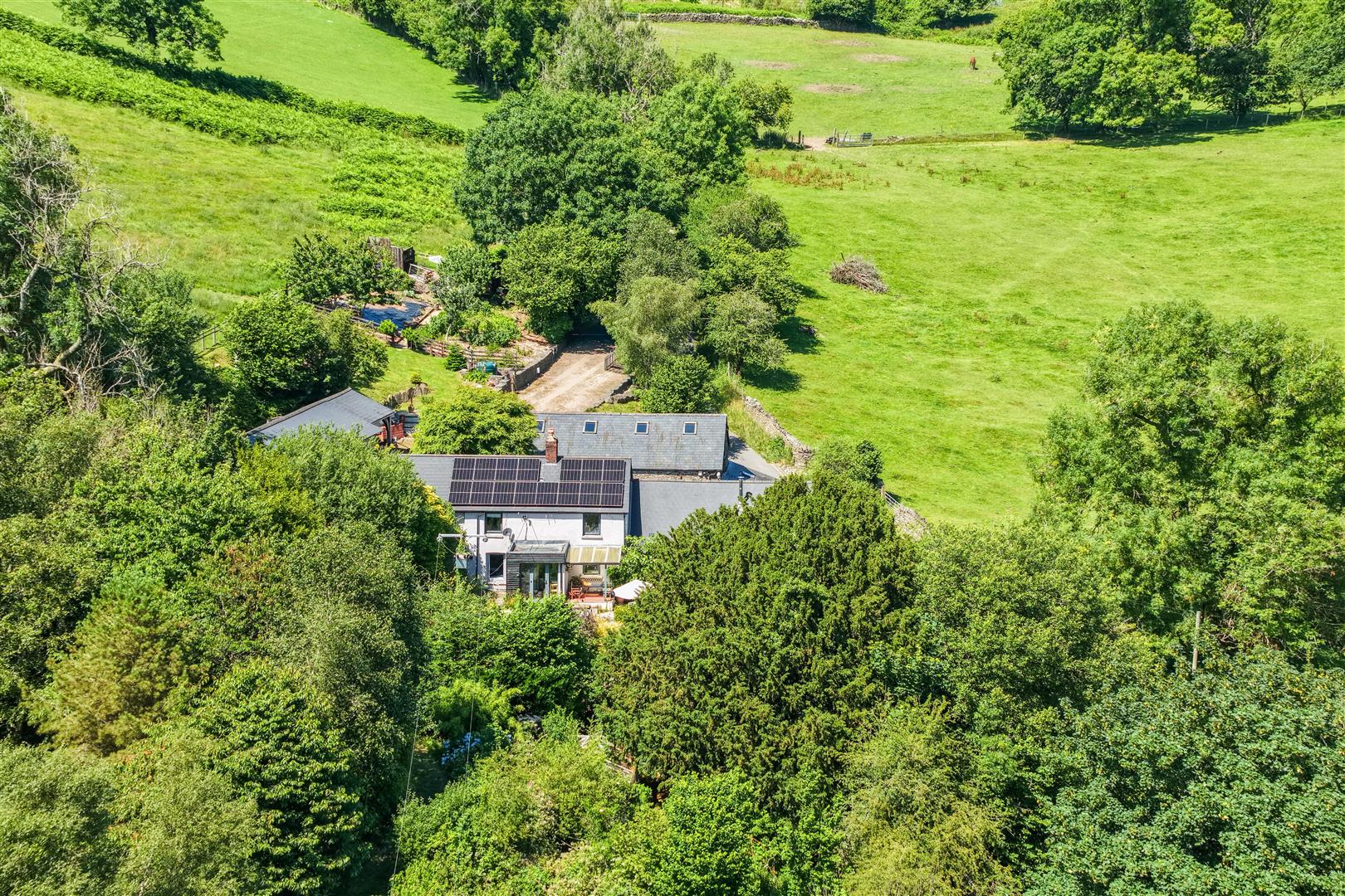 Gelliwrgan Farm, Gelli Wrgan Road, Ynysbwl, Pontypridd, CF37 3PG